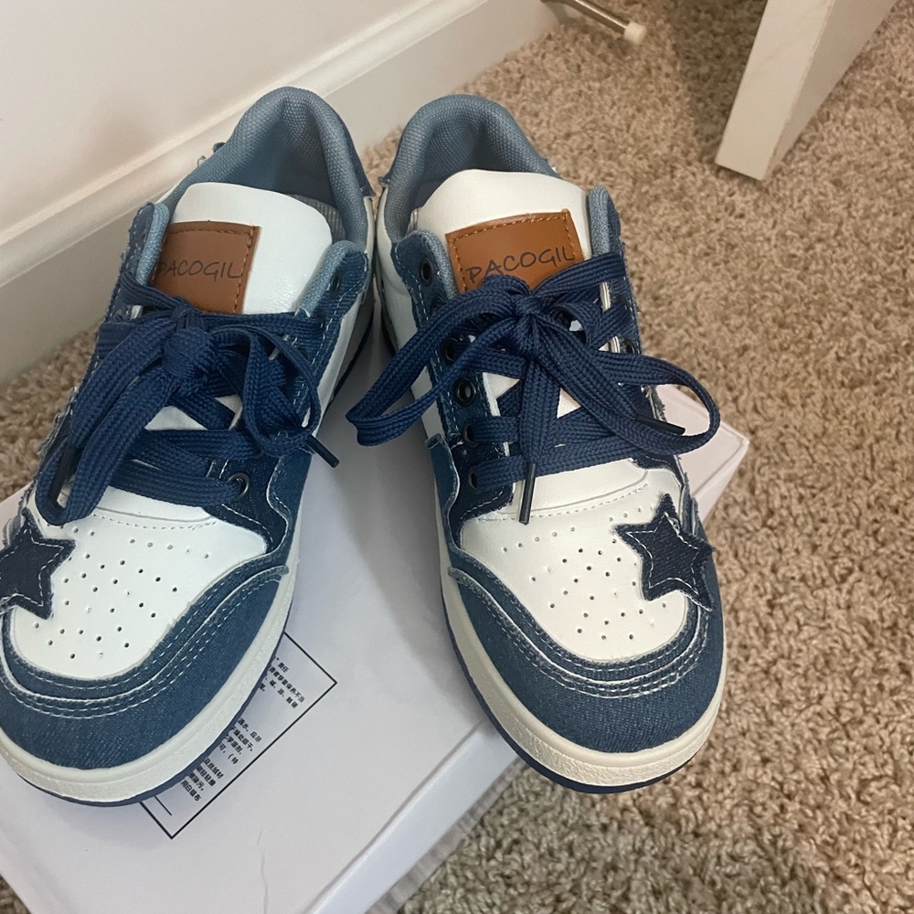Kids Size 4.5 Denim Fashion Sneakers Stars White and Blue - Picture 2 of 8